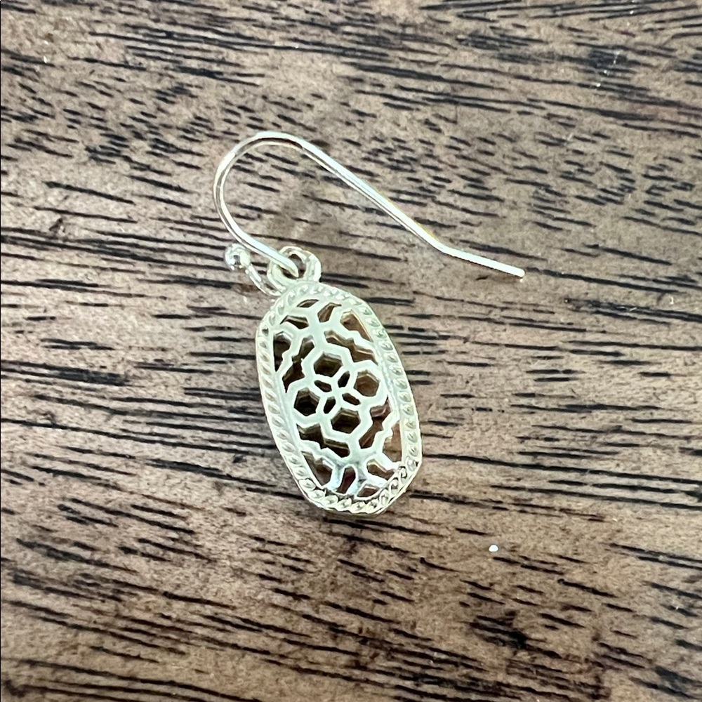 Elegant gold Dangle Earring single